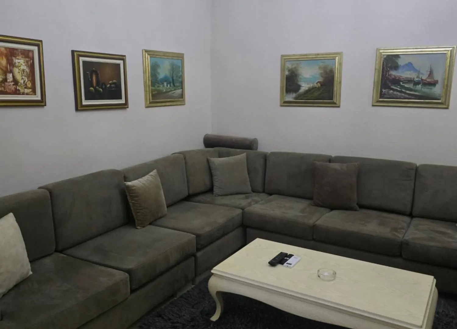 Joel House Tirana Daire